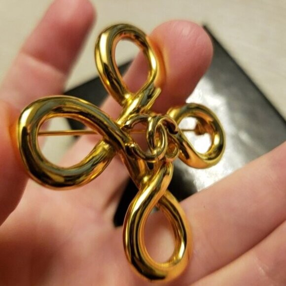 Chanel Vintage Brooch Interlocking CCs cross clover - Picture 7 of 15